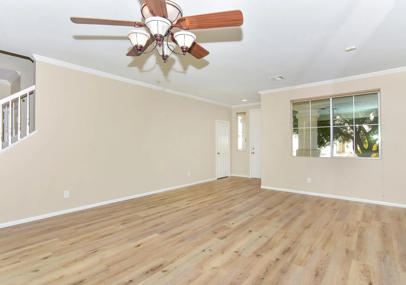 Gorgeous 3-Bedroom Home with A Private Pool. — Photo 4