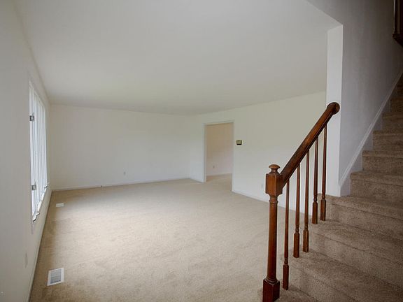 3rd image of 109 Wilson Dr