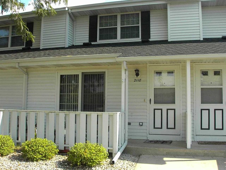 1st image of 2118 Holiday Dr