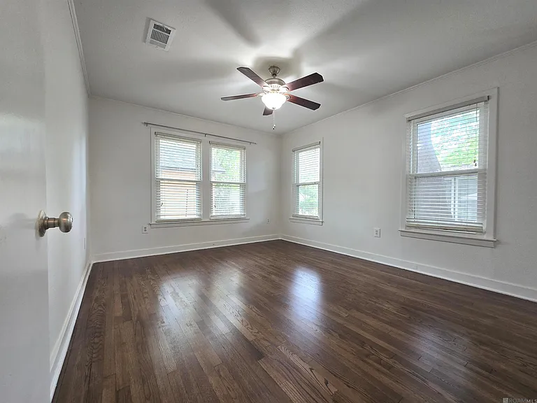 3423 Hundred Oaks Ave — Photo 9