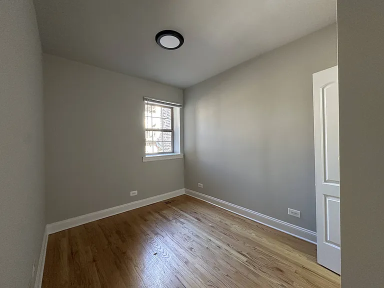 1626-30 W. Fargo Ave. — Photo 13