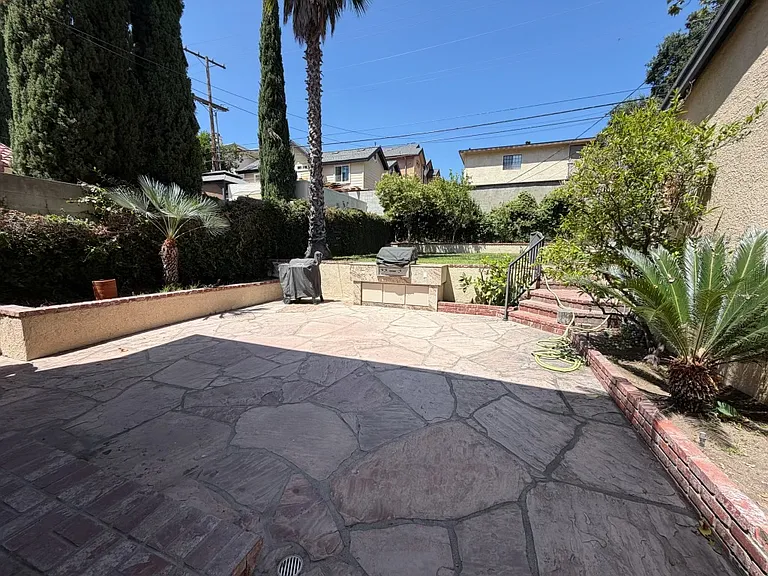 3247 Mills Ave — Photo 25