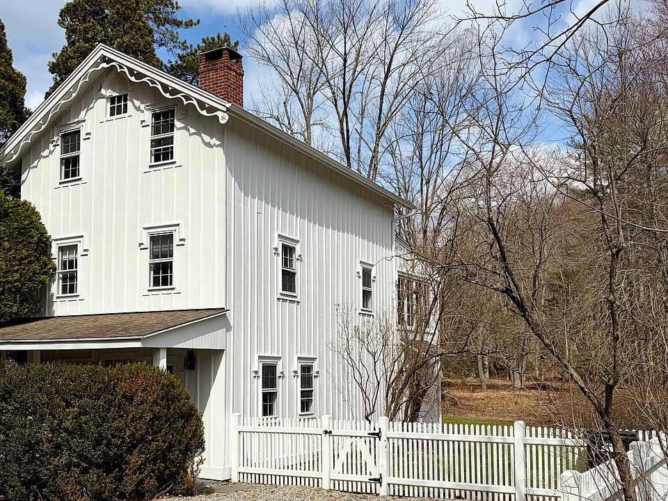 1st image of 310 Valley Rd