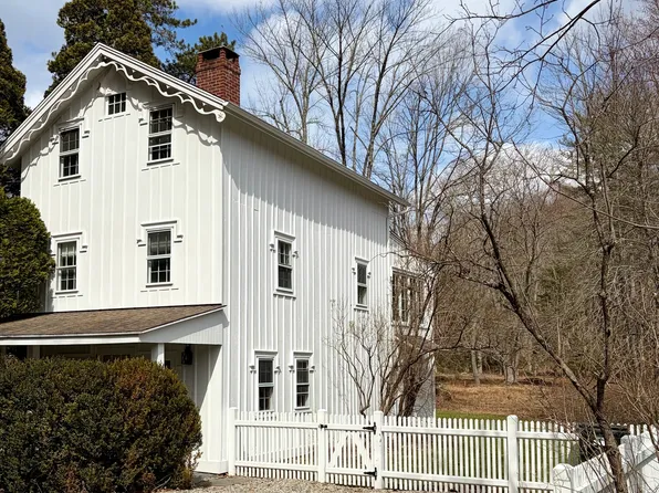 310 Valley Rd, Easton, CT 06612