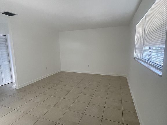 4th image of 2207 Jackson St #10898103