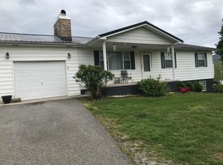 943 Butter & Egg Rd, Jacksboro, TN 37757