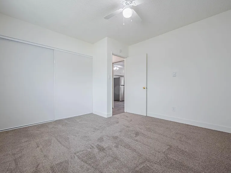 1130 Marine Avenue — Photo 27