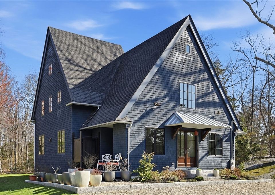 1st image of 270 Forest Ave