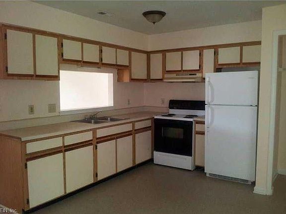 4th image of 1339 Lead St #B