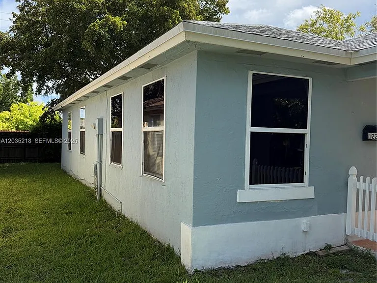 12230 SW 203rd St — Photo 3