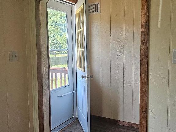 4th image of 147 E Cutler Rd