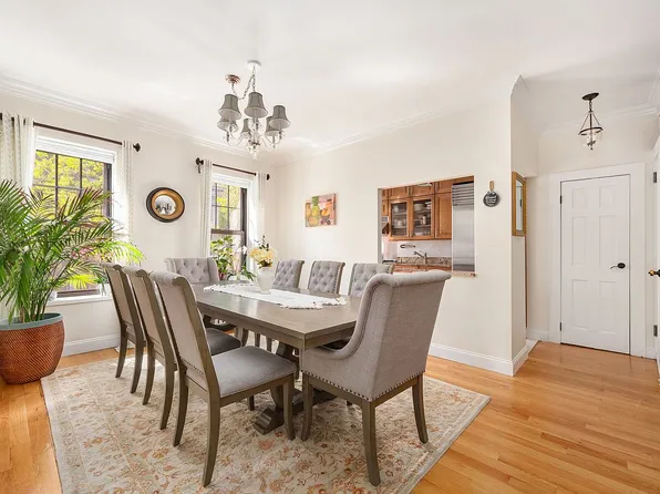87 Barrow St APT 2G, New York, NY 10014