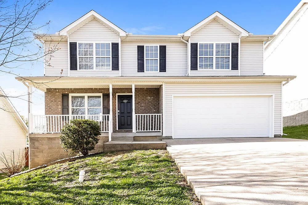 3 bed, 2.5 bath, 1477 sqft, $2,130 — Photo 1