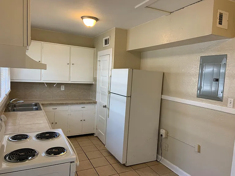 8277 Cheryl Ann Ln — Photo 12