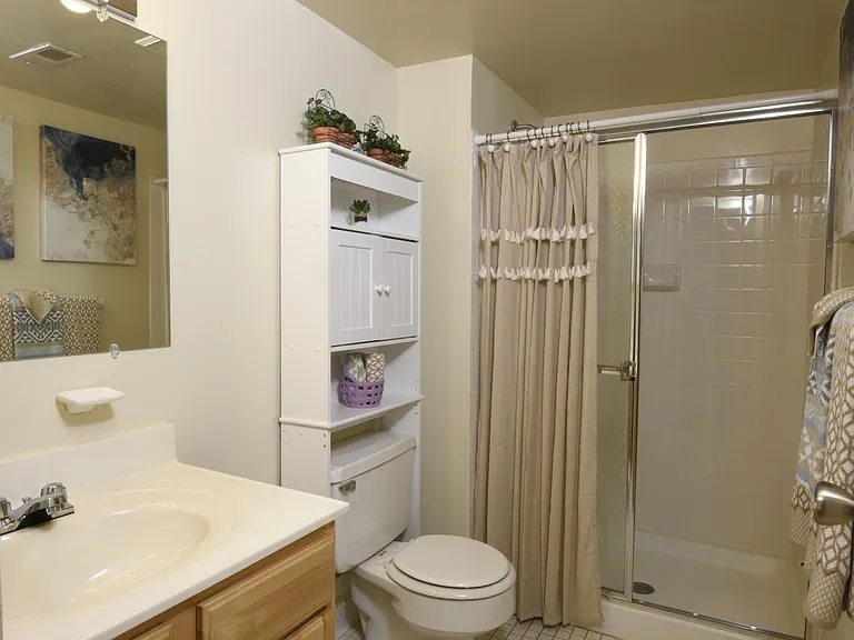 Deer Park Apartments — Photo 12