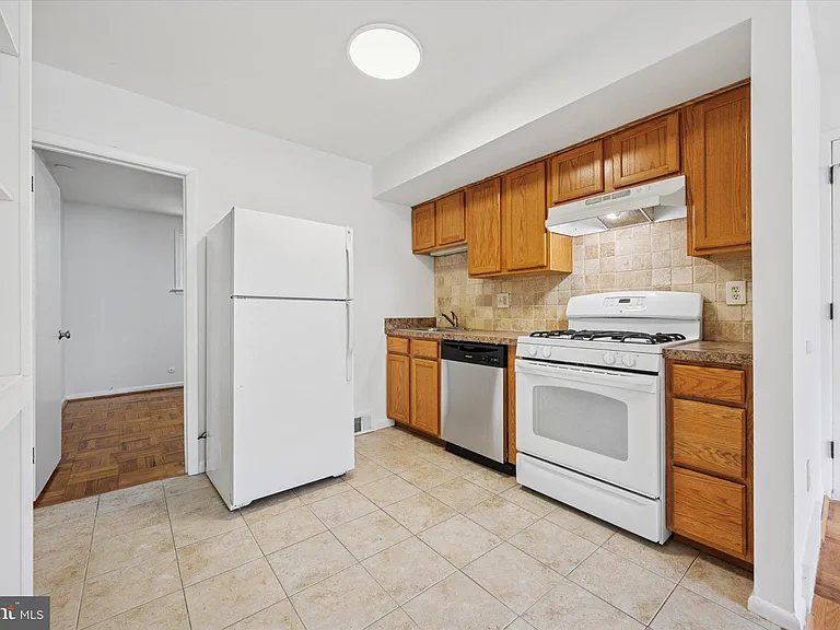 348 Ripka St #2 — Photo 10