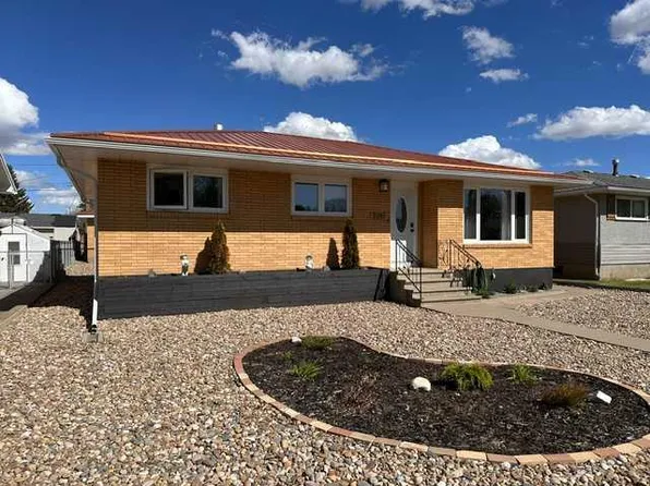 2231 W 20th Ave SE, Medicine Hat, AB T1A 3X8