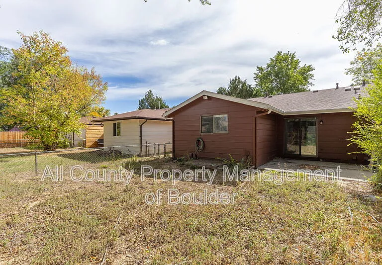 214 E Saint Clair Ave — Photo 15