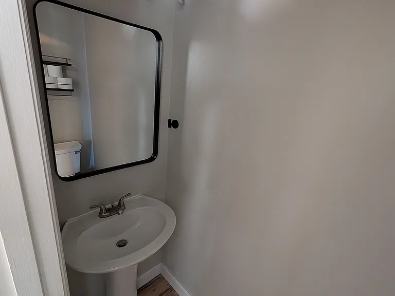 215 Parkwood Dr #MAIN — Photo 4