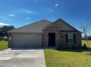 102 Augustin Dr, Maurice, LA 70555