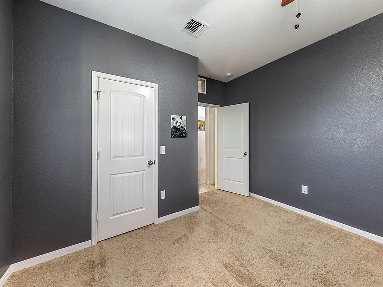 925 Woodduck Trl — Photo 38