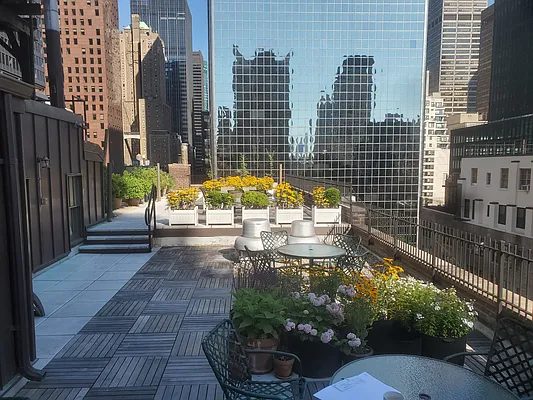 Sold by Triplemint | media 14