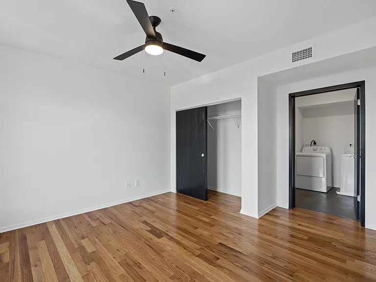 Rink Savoy Apartments — Photo 30