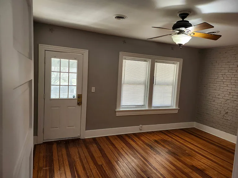 1804 E 3rd St #1804 F — Photo 3