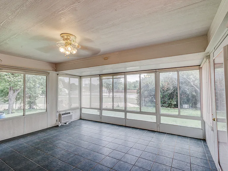 7708 Chandler Ct — Photo 24