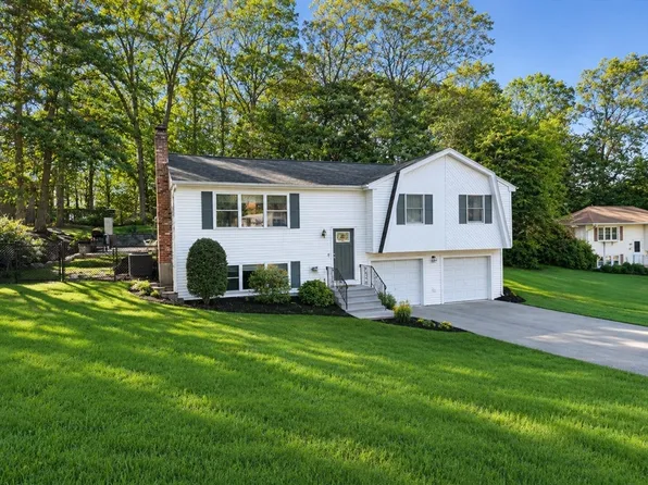 10 Kosmas St, Marlborough, MA 01752