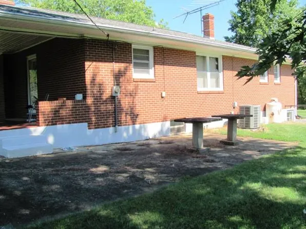 3788 Chatham Rd, Martinsville, VA 24112