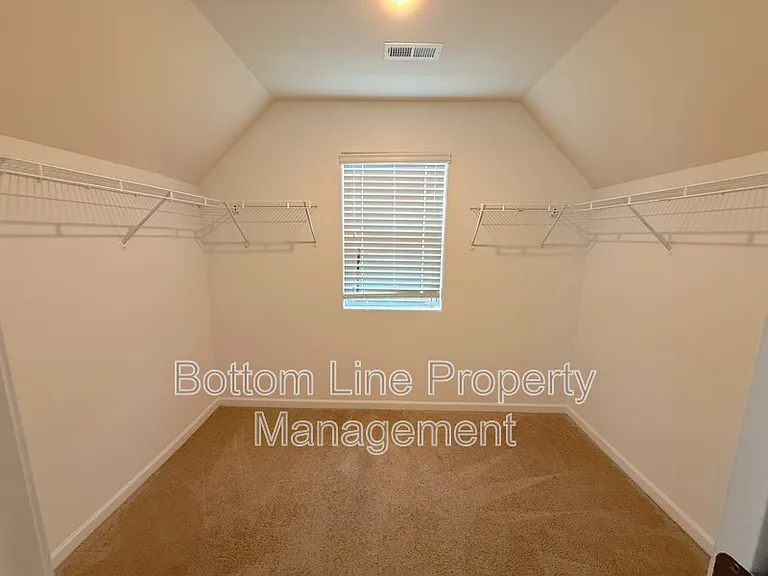 1321 Waylon Ave — Photo 17
