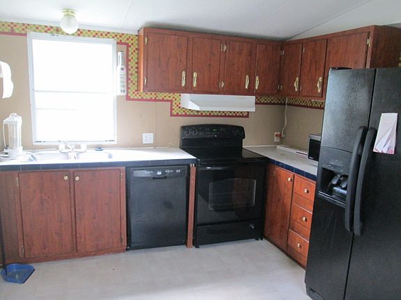 Kitchen with Appliances