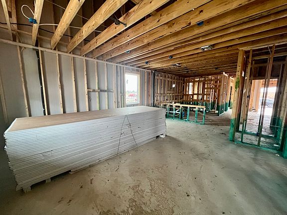 730 Gray Fox Loop Interior Image 4