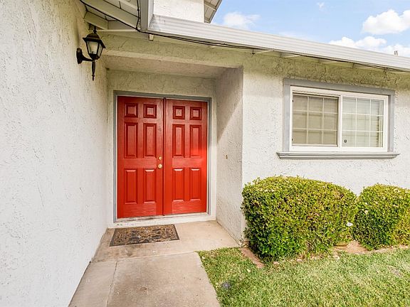 3rd image of 7605 Tierra Lawn Ct