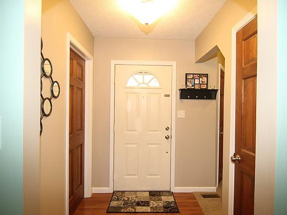 3rd image of 1321 Crafton Ct