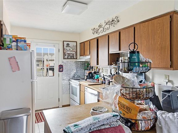 4th image of 8365 Washington Village Dr