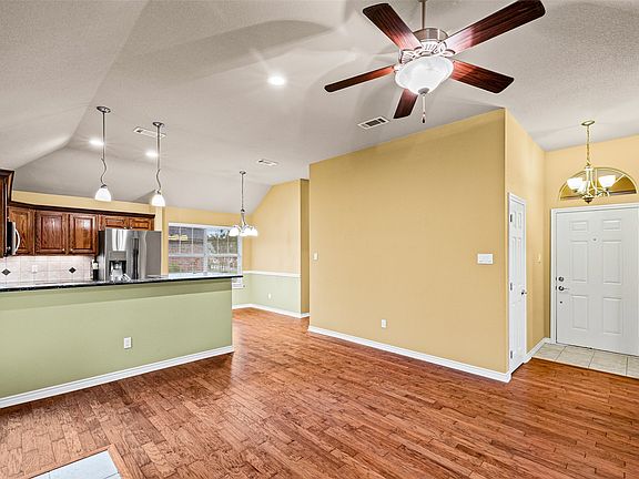 5th image of 9417 Ravenswood Rd