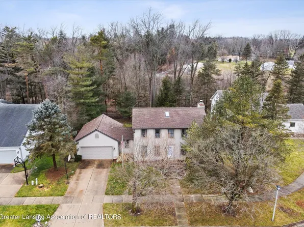 5645 Creekwood Ln, Haslett, MI 48840