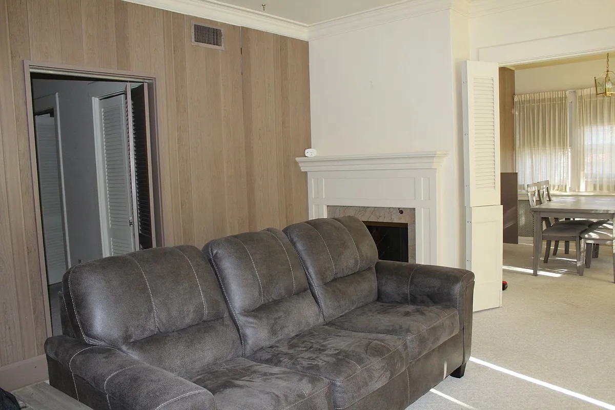 Building Photo - 600 E 21st St #1