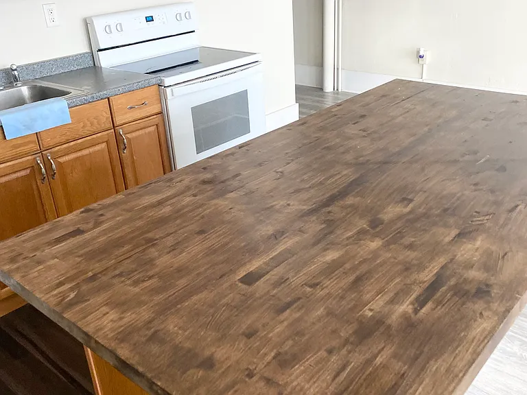 901 Queen St #1F — Photo 18