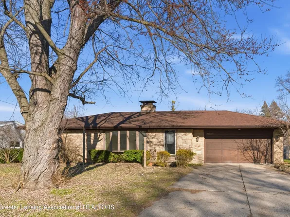 15849 Greenway Dr, Lansing, MI 48906