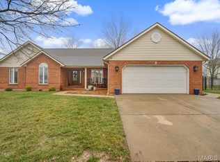 435 Paul Dr, Waterloo, IL 62298