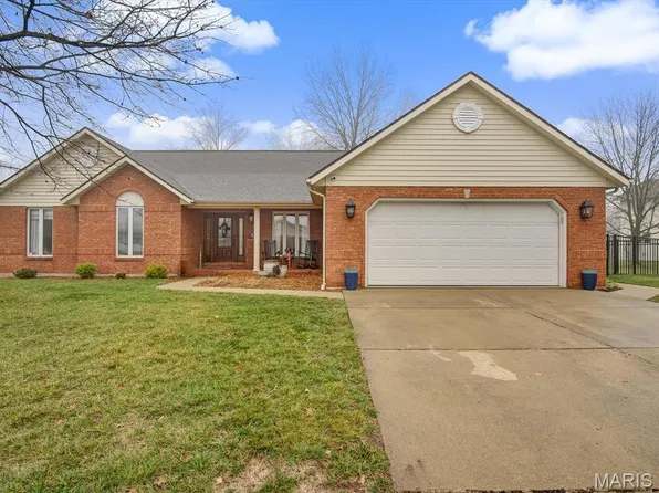 435 Paul Dr, Waterloo, IL 62298