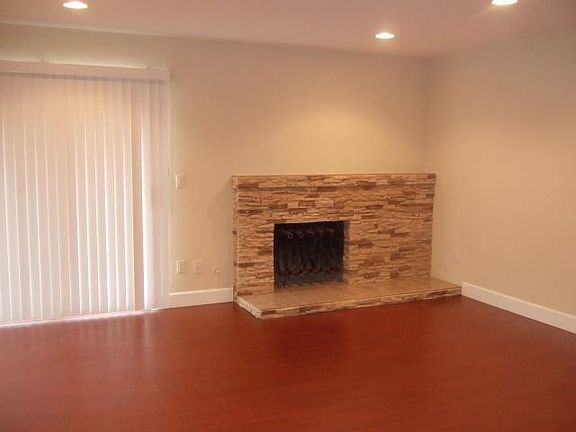 4th image of 2413 Red Pine Dr