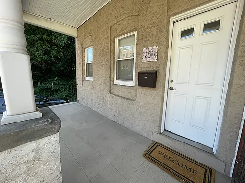 286 Leverington Ave Photo 1