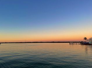 16115 4th St E, Redington Beach, FL 33708