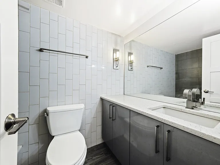 Luxe Tower apartments — Photo 13