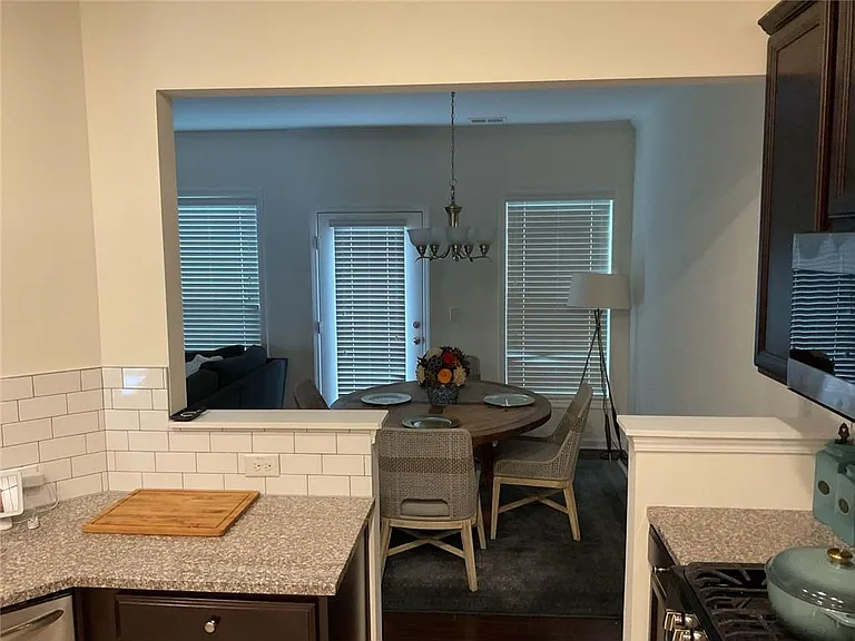 7305 Heritage Oak Ct — Photo 8
