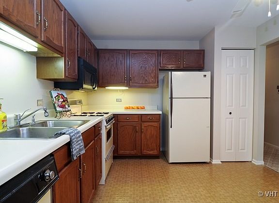 3rd image of 92 Country Club Dr APT C